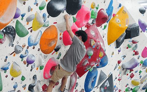 千代田区神田のレンタルオフィス「リタオフィス」のボルダリング設備1