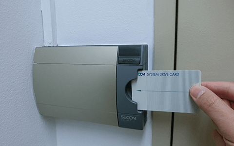 すべてのレンタルオフィスご入居者様にセキュリティカードを提供しています