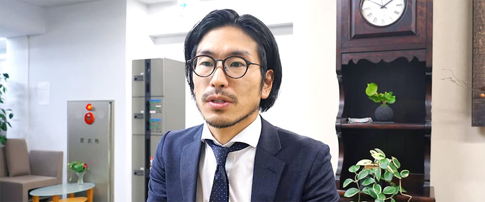 リタオフィスのレンタルオフィスに入居したテナント様にインタビューをして、生の声をお聞かせいただきました。